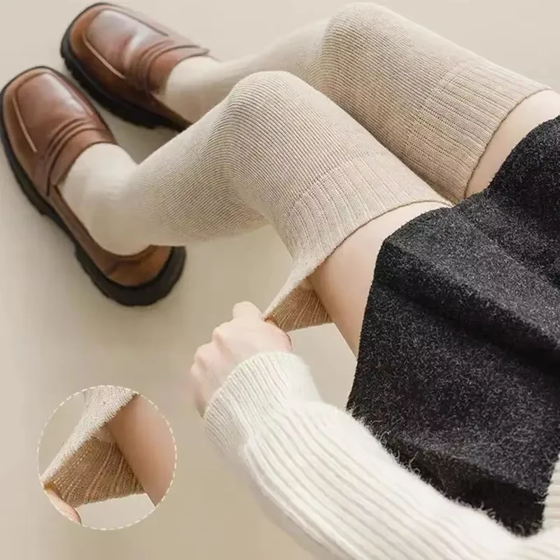 1 par feminino outono inverno cor sólida joelho meias altas moda quente confortável grosso loop ao ar livre casa meias casuais