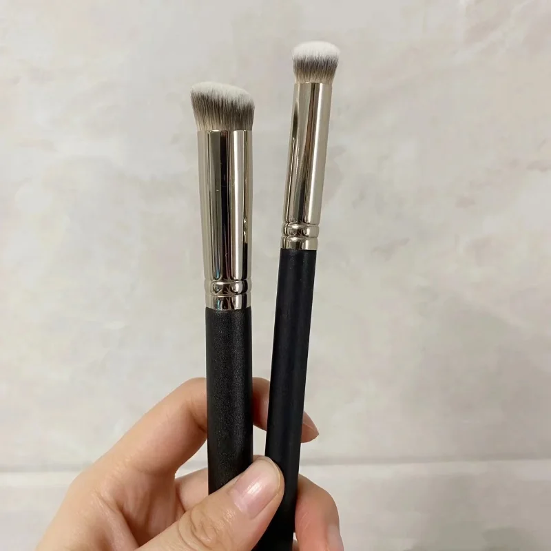 Impeccable sous les yeux visage Dense 1/3 pièces fond de teint correcteur brosse Premium Contour fard à joues pinceaux maquillage brosse pour mélanger noir