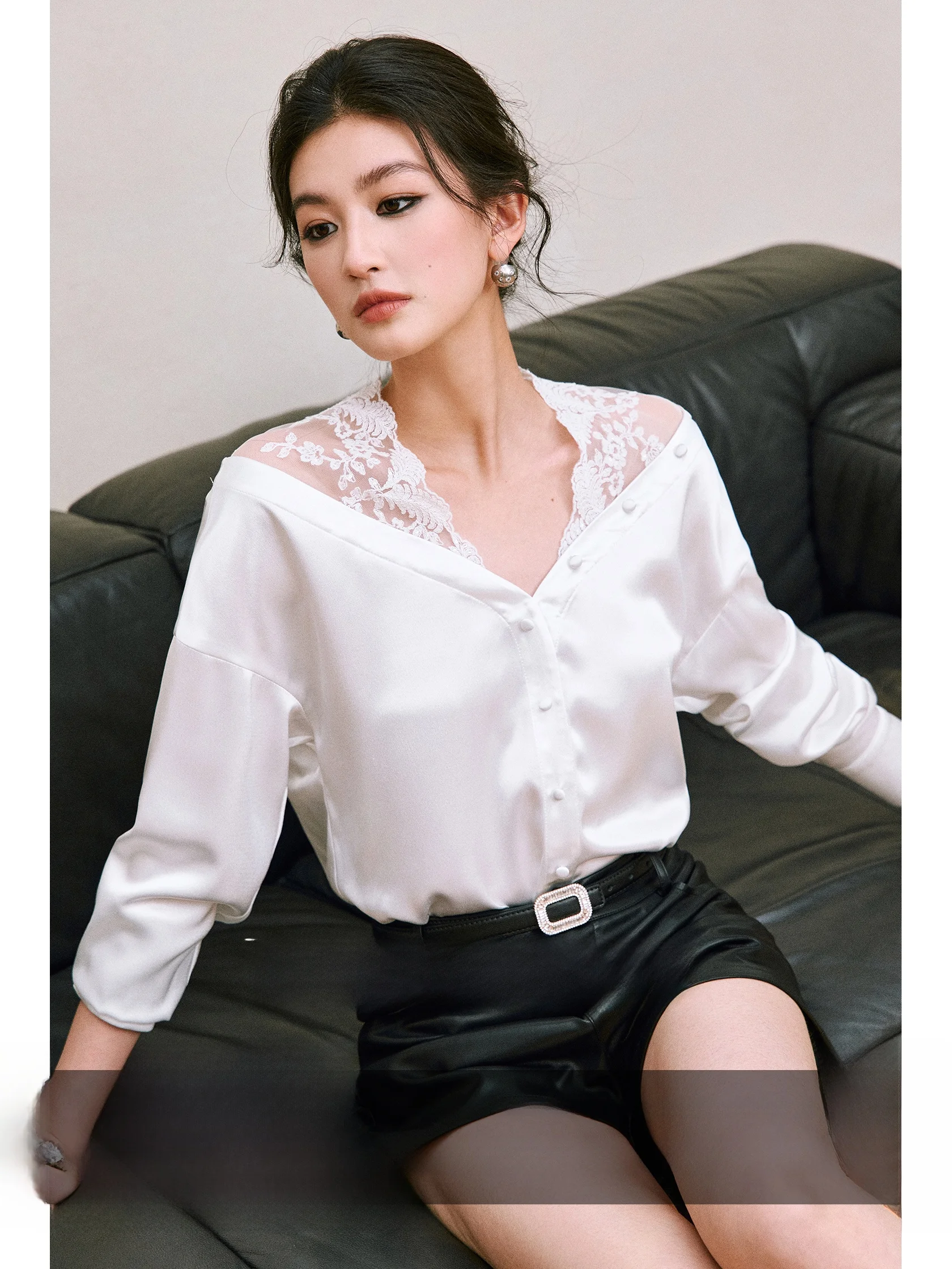 

WANGXO Acetate Satin Lace Trim Loose irt V-ne Exquisite Fake Two-piece Ele Lady Commute Sle Long Sve Women's Blouse