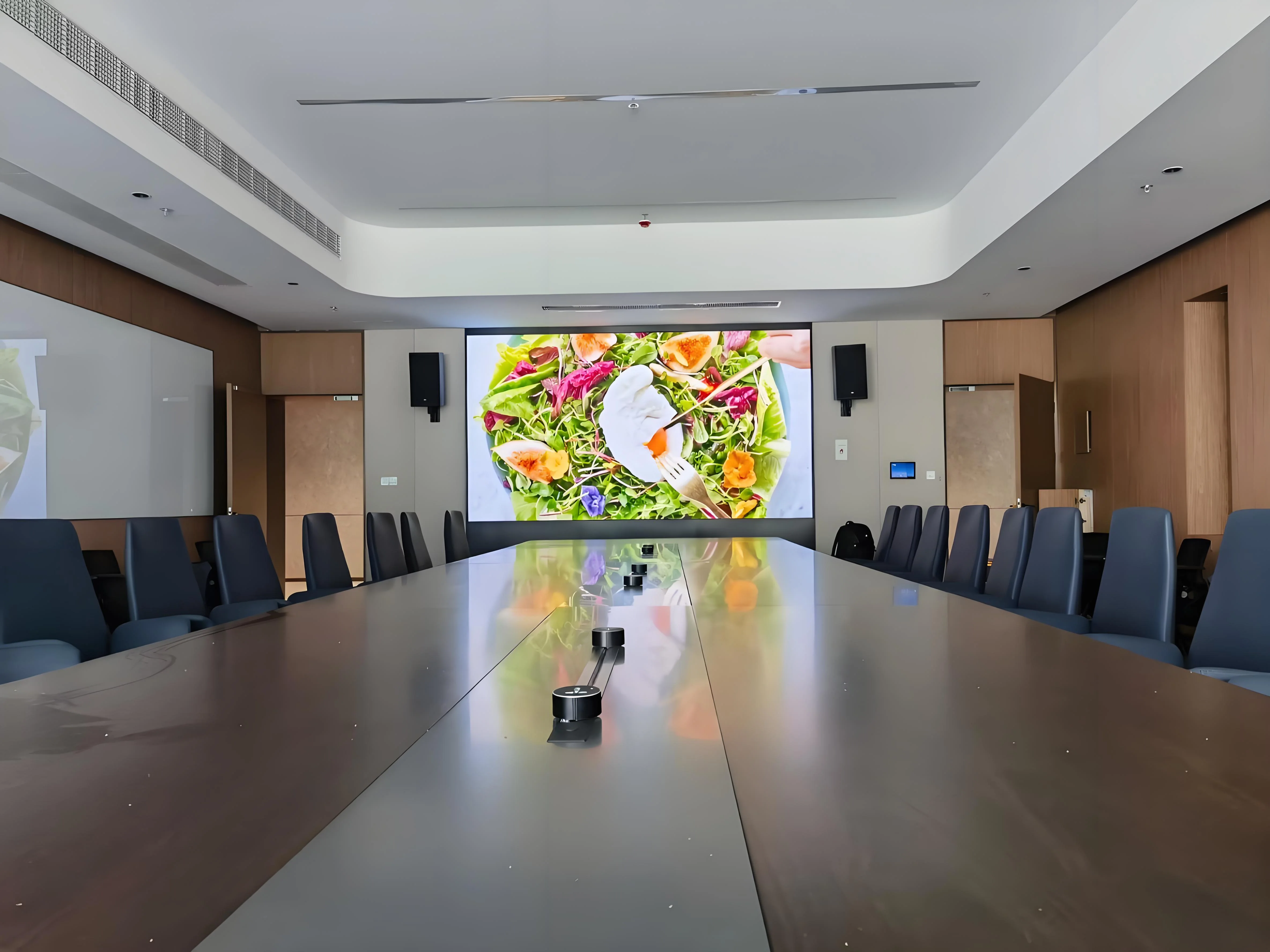 LED Display High Brightness P1.875 Screen for Conference Room Indoor Digital Signage Advertising HD Video Wall Mall Use