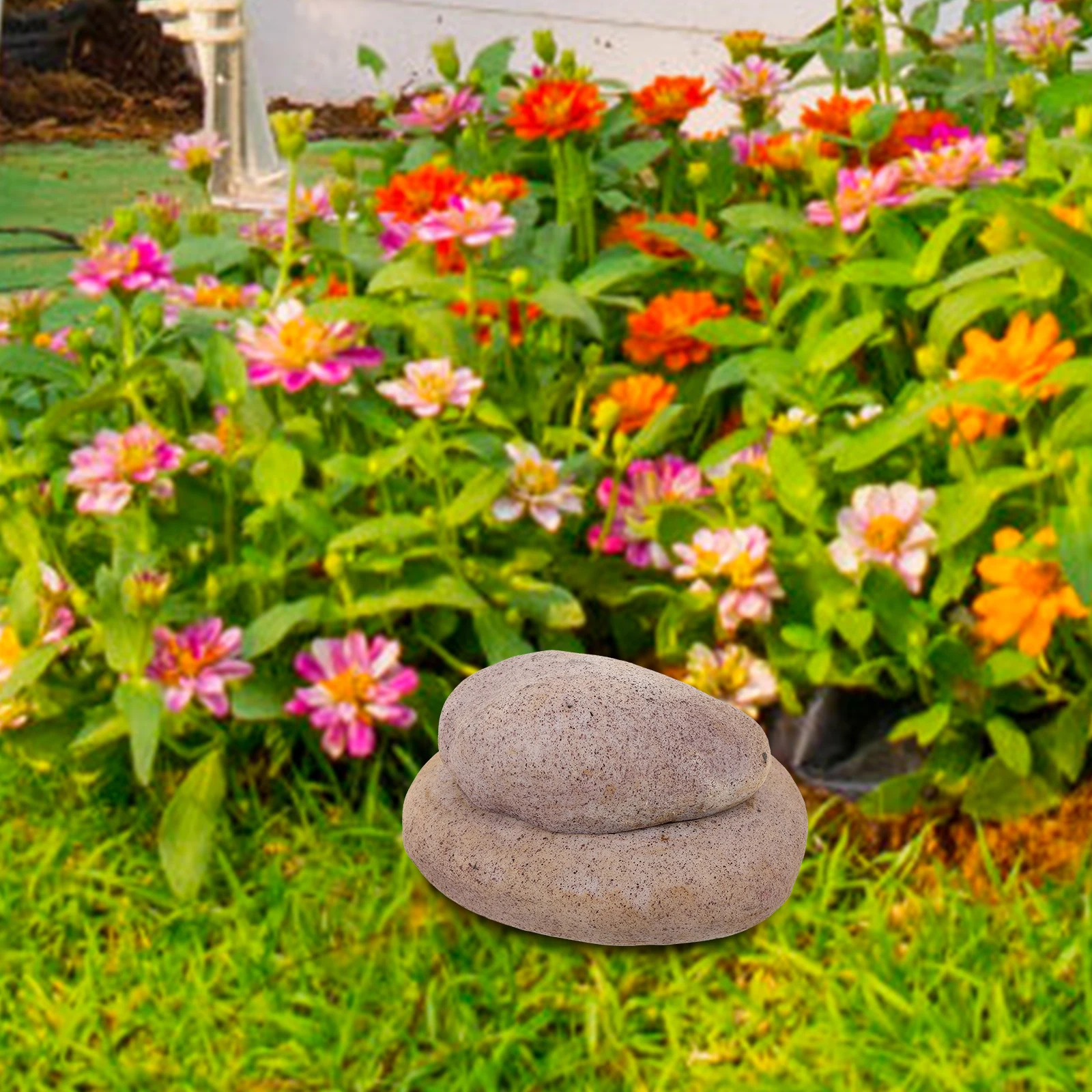 

Outdoor Key Hider Resin Simulated Stone Appearance Garden Key Holder Secure Hideaway for Spare Keys in Yard Or Patio