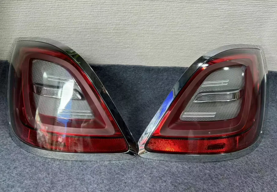 For Red  Ghost 4th Generation 20-24 Taillight Assembly with Anti-Rear-End-Collision Brake & Reverse Lights