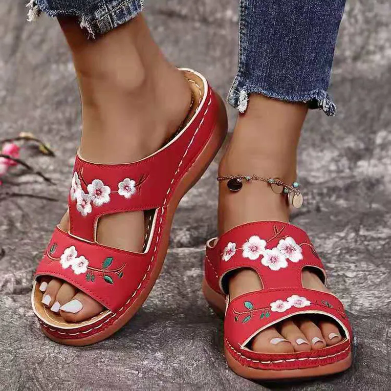 Summer Shoes for Women Fashion Embroider Female Soft Slippers Outdoor Open Toe Women\'s Wedge Slippers Casual Beach Shoes 2023