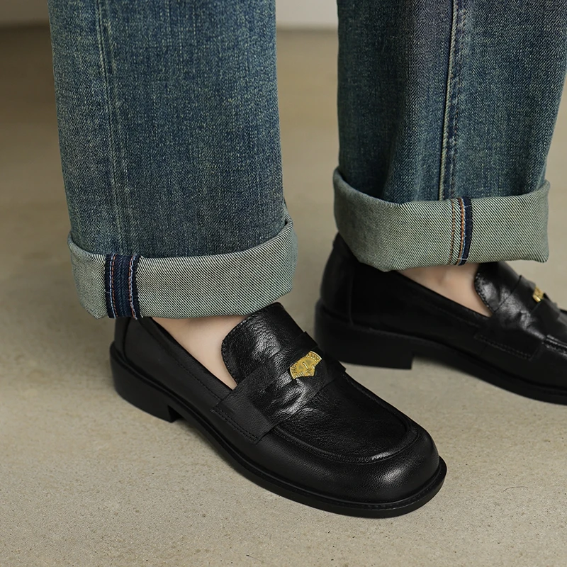 Women's new leather sheepskin round head metal accessories, low heel plus size, casual and comfortable Oxford single shoes