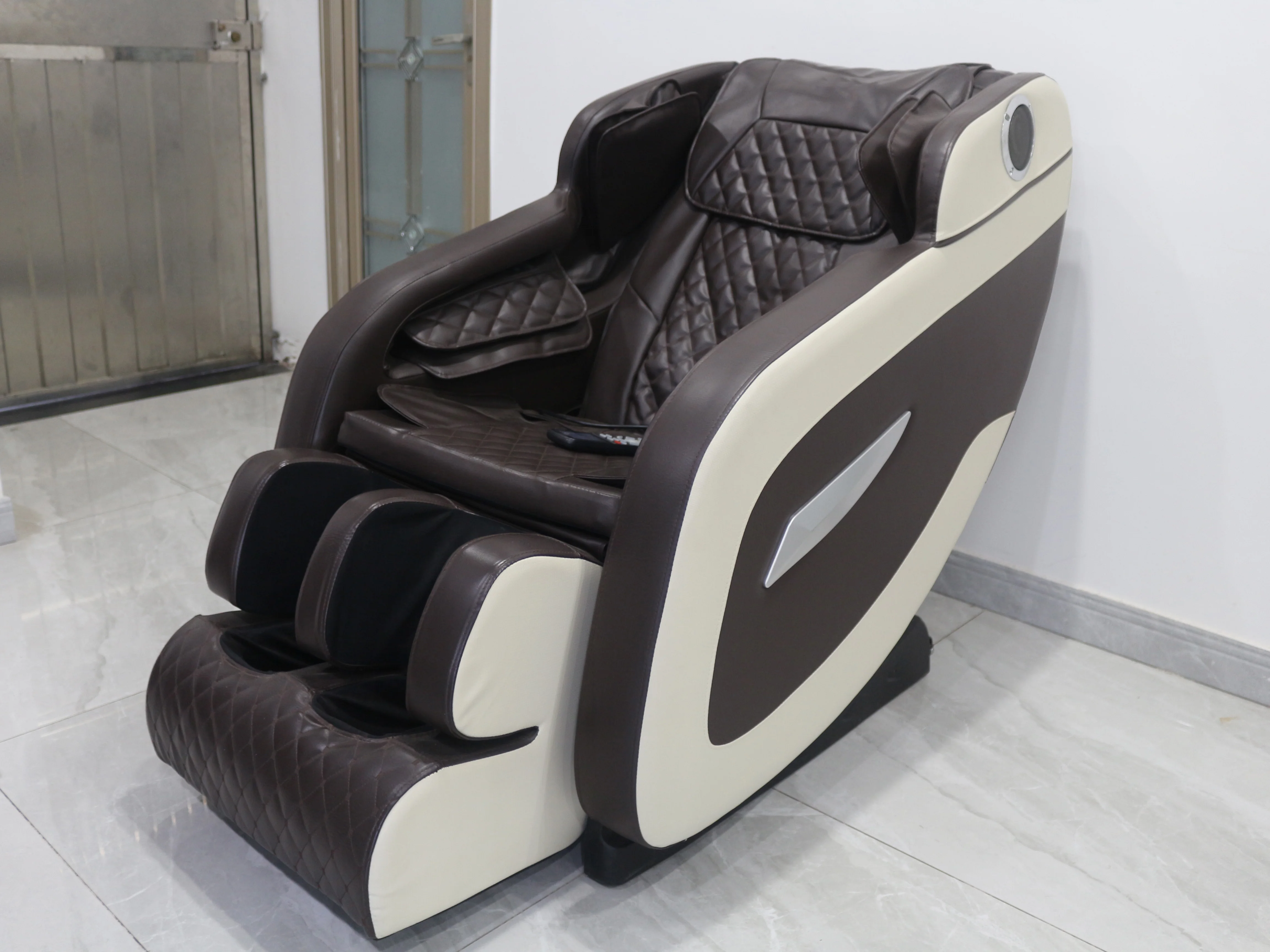 Hot Selling Modern Full Body Zero Gravity Recliner Health Wellness Massage Machine With Shiatsu Function For Waist Back And Foot