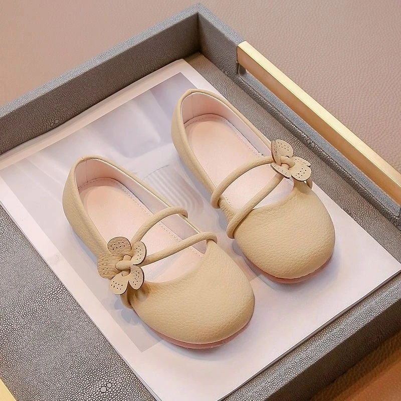 Girls Leather Flat Shoes 2026 New Arrival Flower Slip on Soft Sole Kids Shoes for Dress Matching Performance​ Footwear