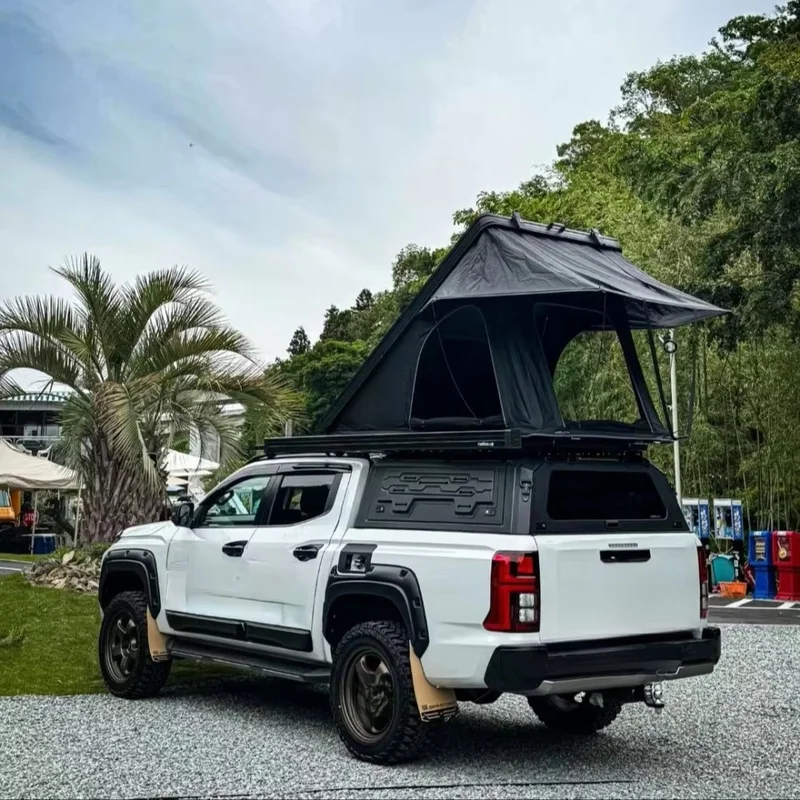 High Quality Hard Wall Triangular Aluminum Car Rooftop Tent, Complete With Ladder, Suitable For 4X4 Outdoor Camping Travel