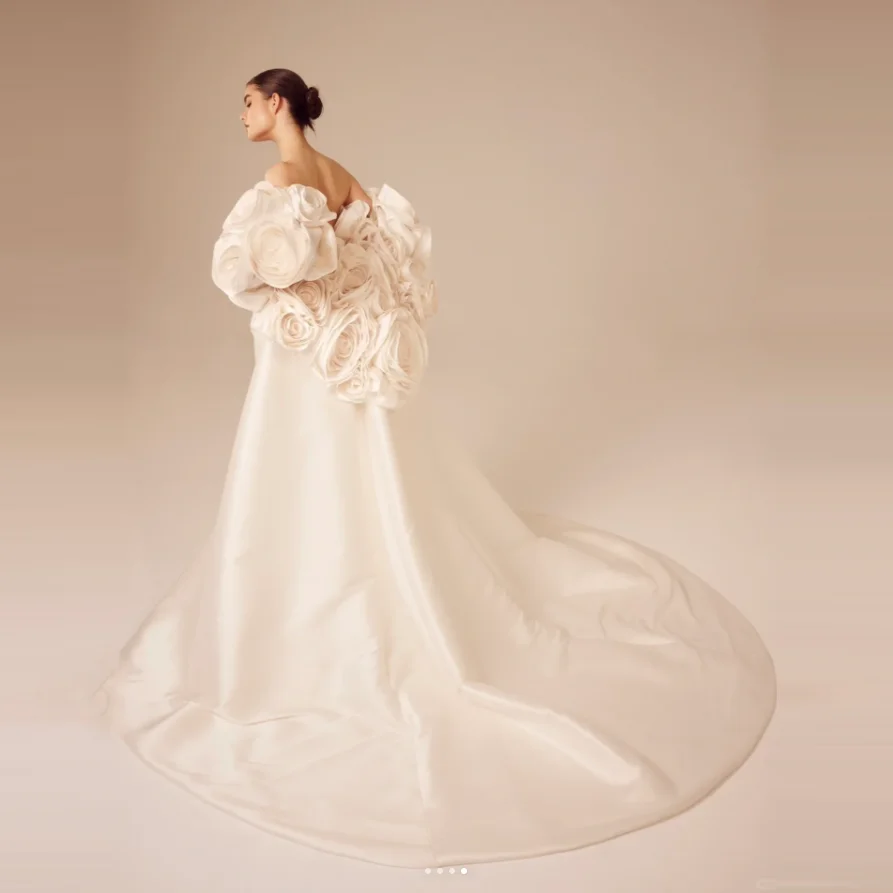 Prachtig met mantel zeemeermin prom trouwjurk ruches 3D bloemen ivoor Dubai Arabische bruidsjurken bruidsjurken