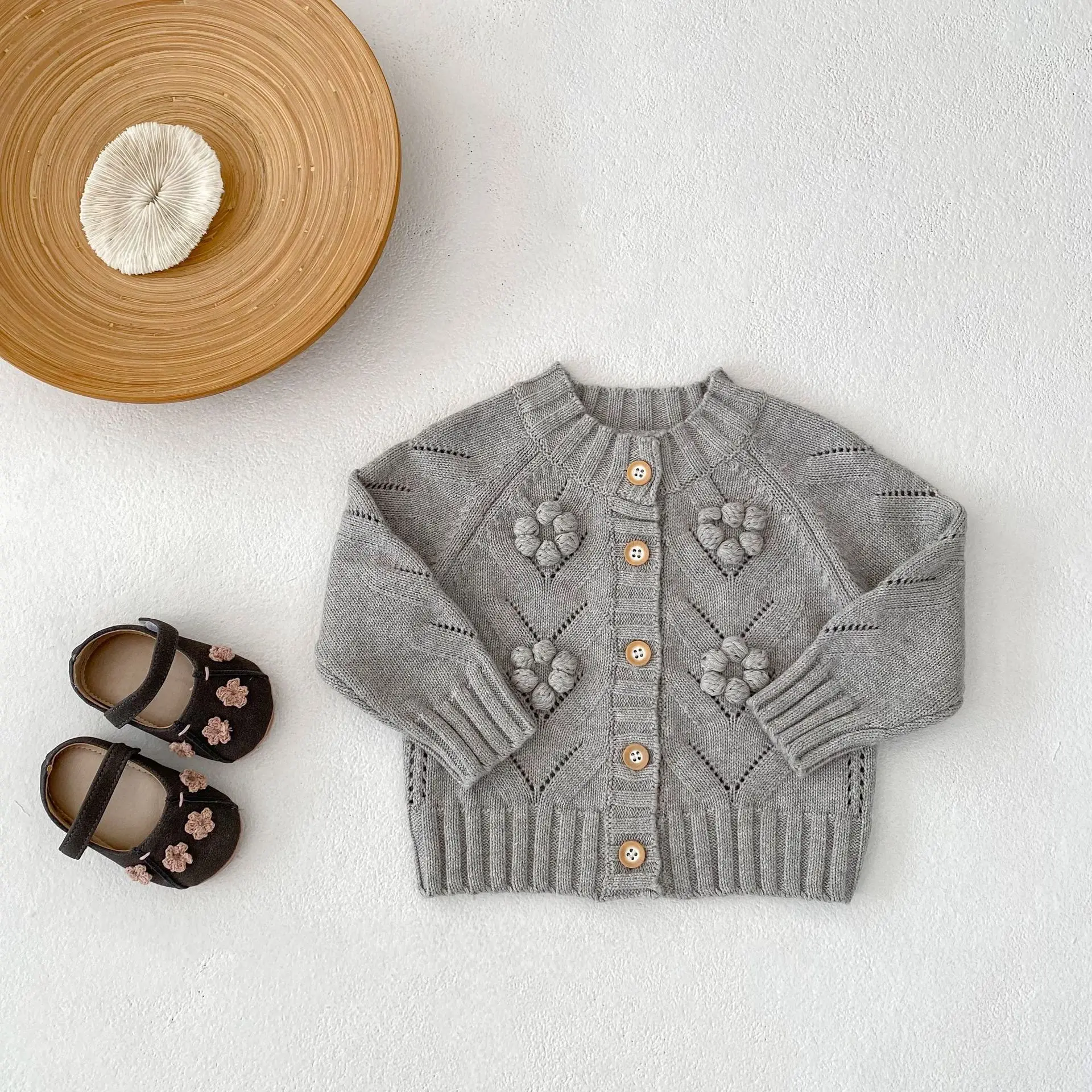 

2025 Autumn New Baby Girl Long Sleeve Knit Sweater Solid Kids Girls Flower Knitted Cardigan Infant Sweater Jacket Clothes