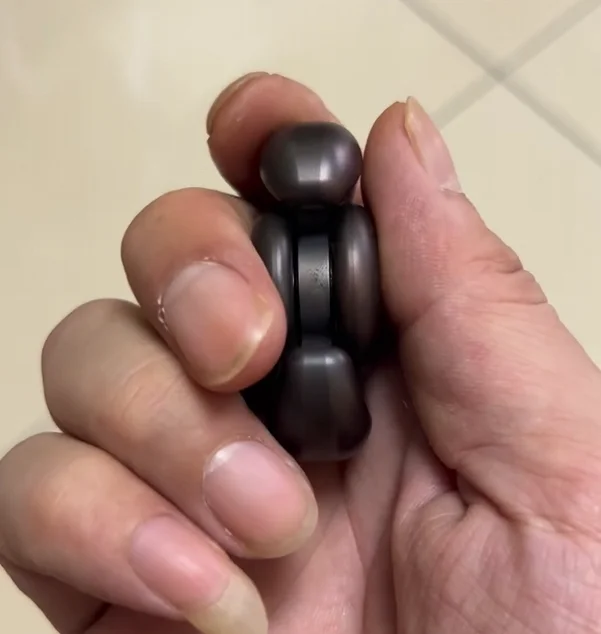 Used EDC Edan's two eggs are made of purple copper and used to make copper tops fidget spinner metal decompression toy