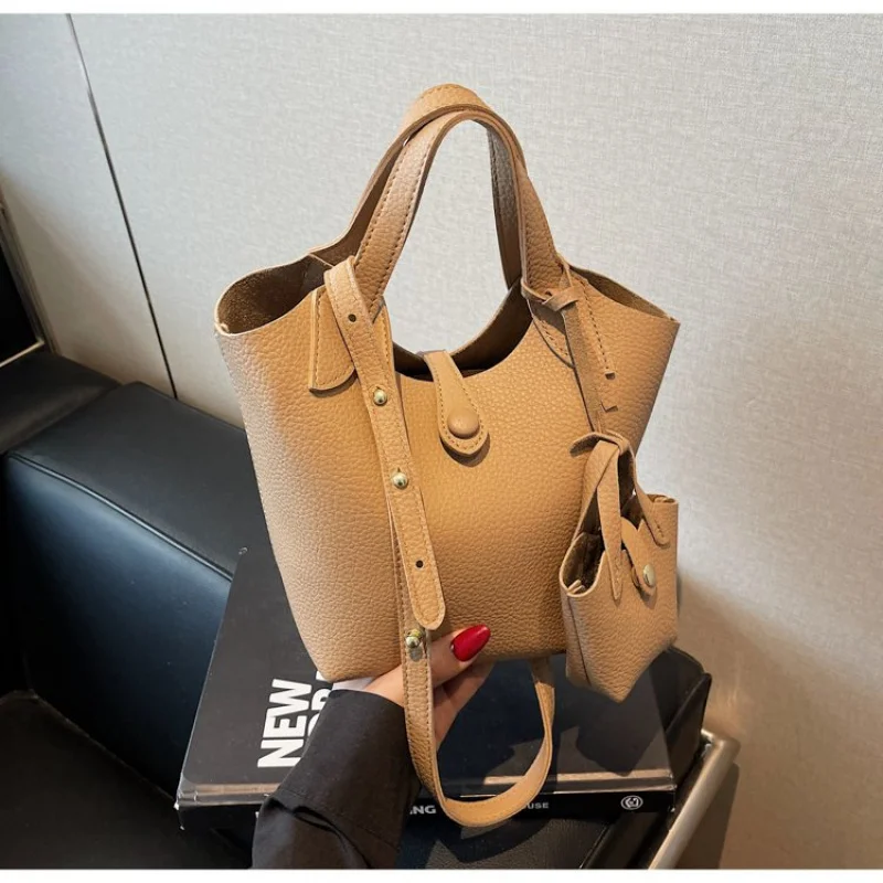 

High End Classic Elegant Women Handbag Leather Material Luxury Design Ladies Messenger Bag Vintage Casual Tote Bag