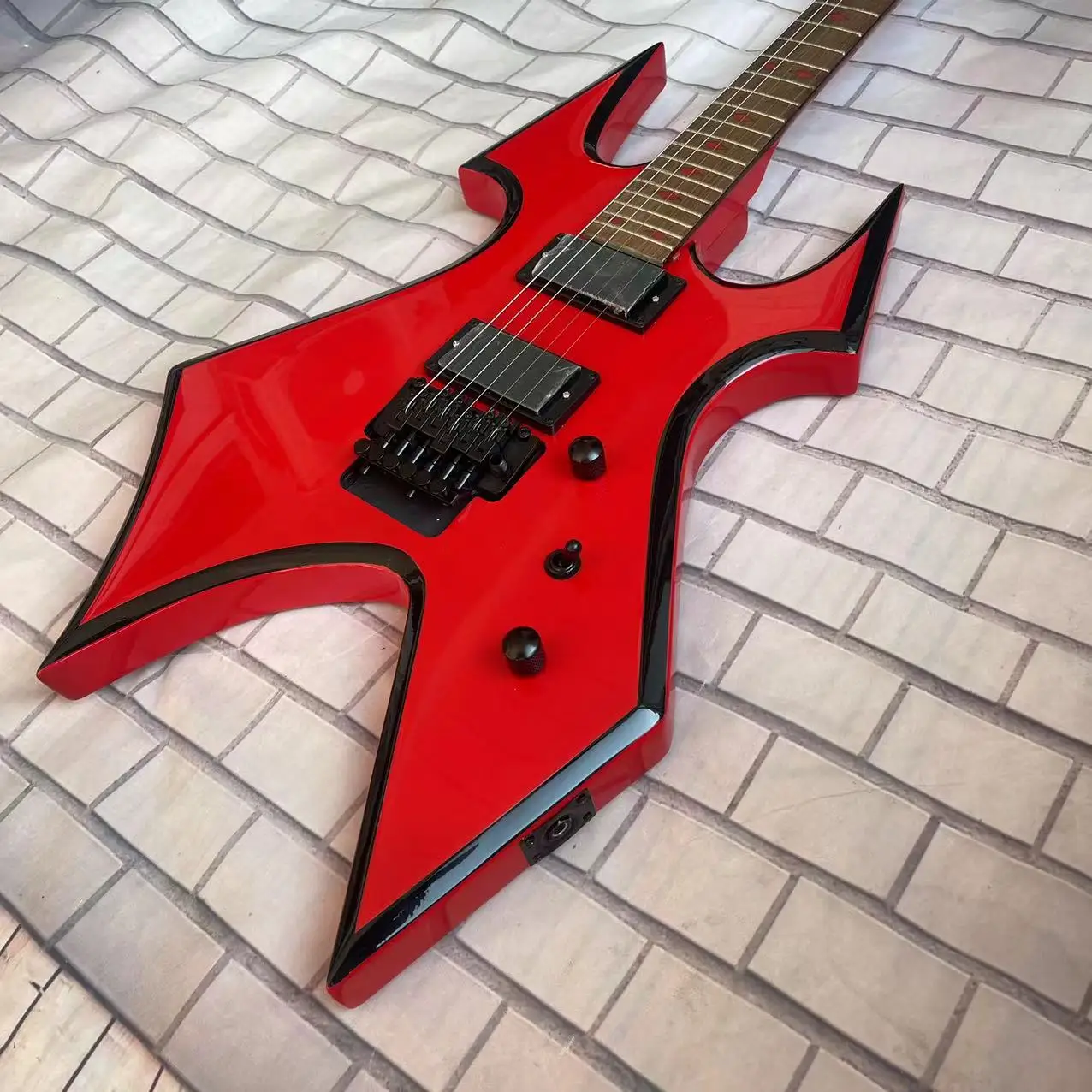 B. C-style 6-string electric guitar, red body, rose wood fingerboard, maple wood track, real factory pictures, can be shipped wi