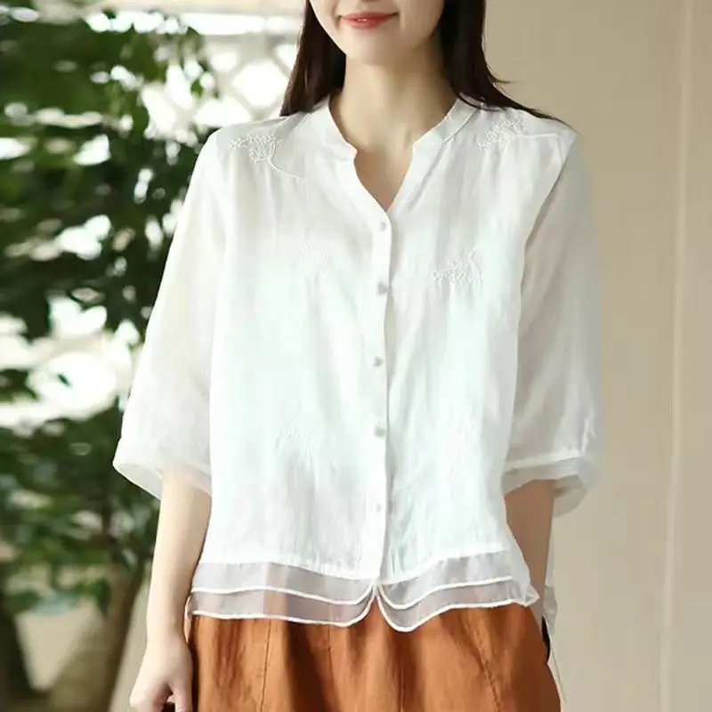 

New Vintage Cotton Linen Shirt Women's Literary Picked Yarn Embroidery Shirt Temperament Splicing Slimming Top