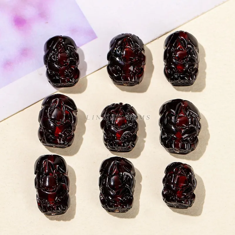 الدم الطبيعي الأحمر العنبر Pixiu حبة مع ثقب ، الثروة تميمة فاصل ، حبة لصنع المجوهرات ، قلادة DIY بها بنفسك ، سوار الملحقات ، 1 قطعة