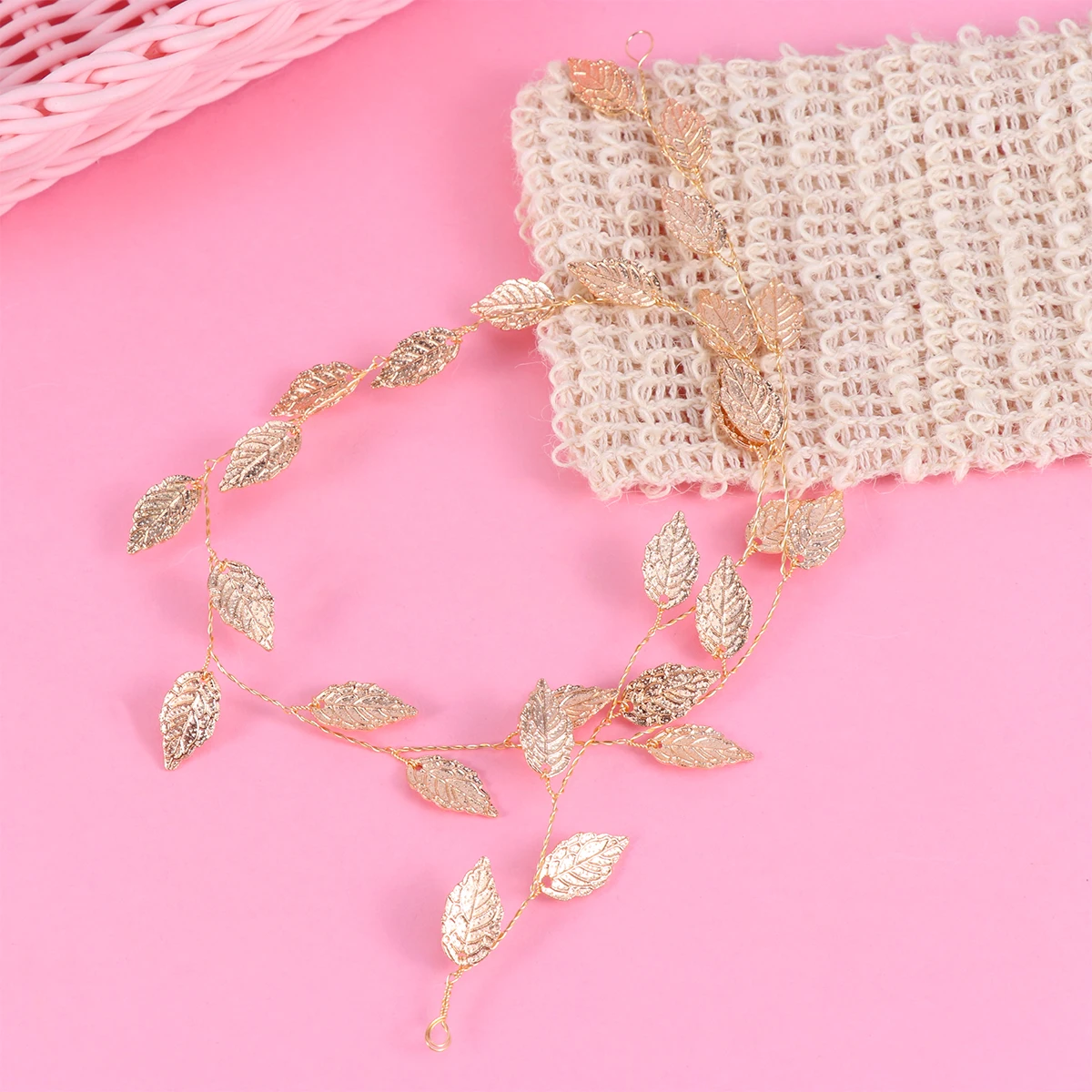 

2pcs Golden Leaves Shaped Headband Elegant Hair Hoops Bride Headwrap Wedding Headdress Party Prom Engagement Occasion Women