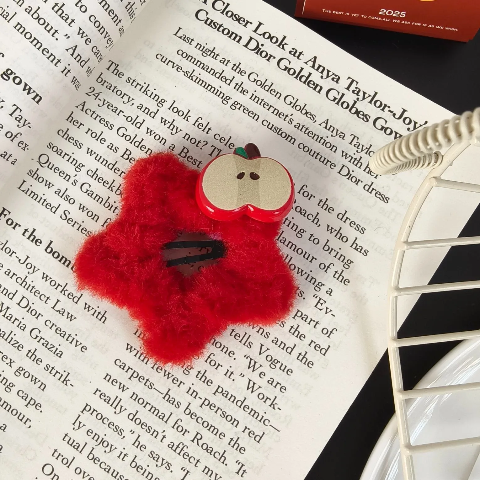 2PCSRed فو الفراء التفاح مقاطع الشعر، لطيف الفاكهة تحت عنوان دبابيس الشعر، لينة رقيق إكسسوارات الشعر للنساء، رائعتين موضة الشعر ديكور #3