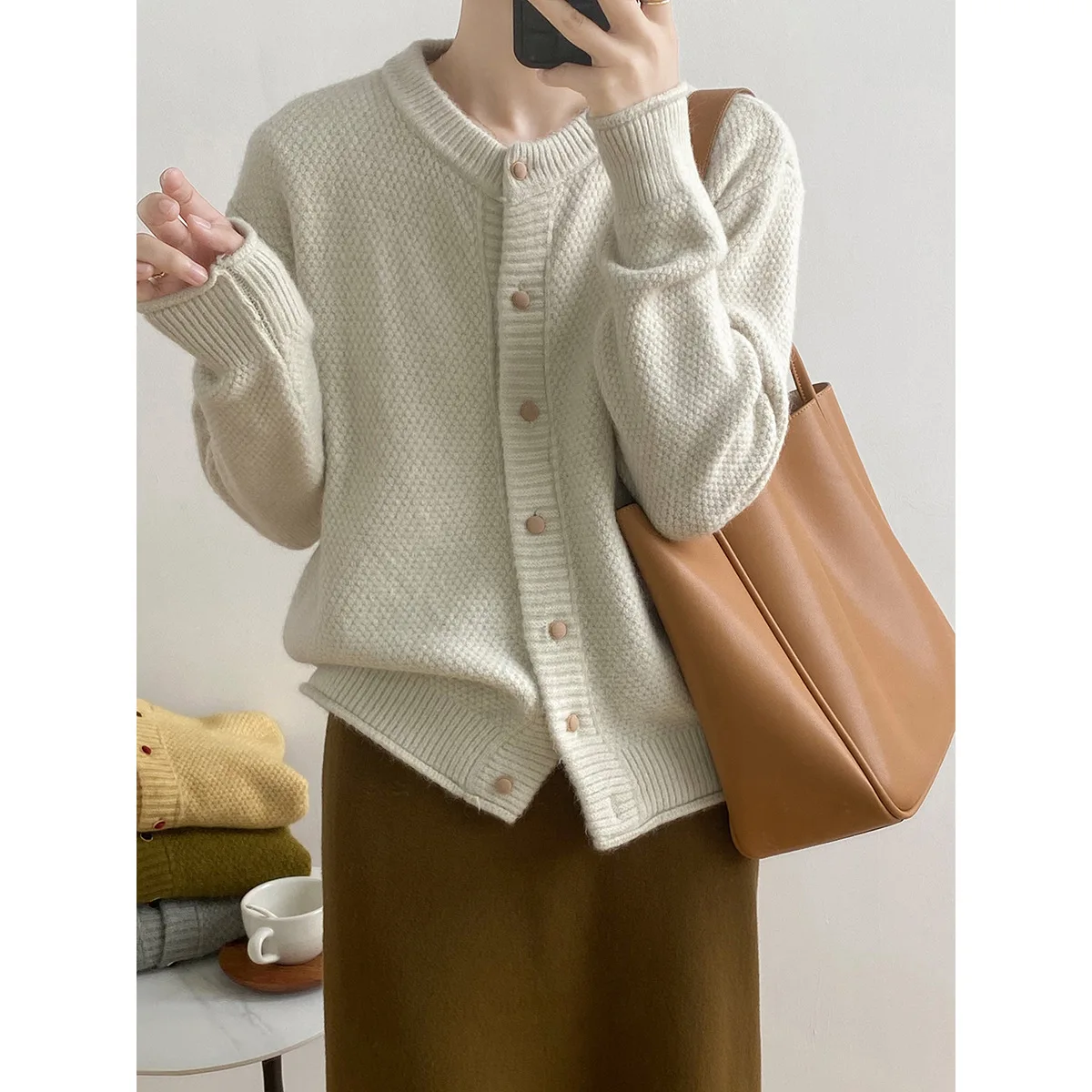 سترة نسائية محبوكة برقبة دائرية كسول للخريف بتصميم جديد بسيط وأكمام طويلة وسترة صوفية فضفاضة