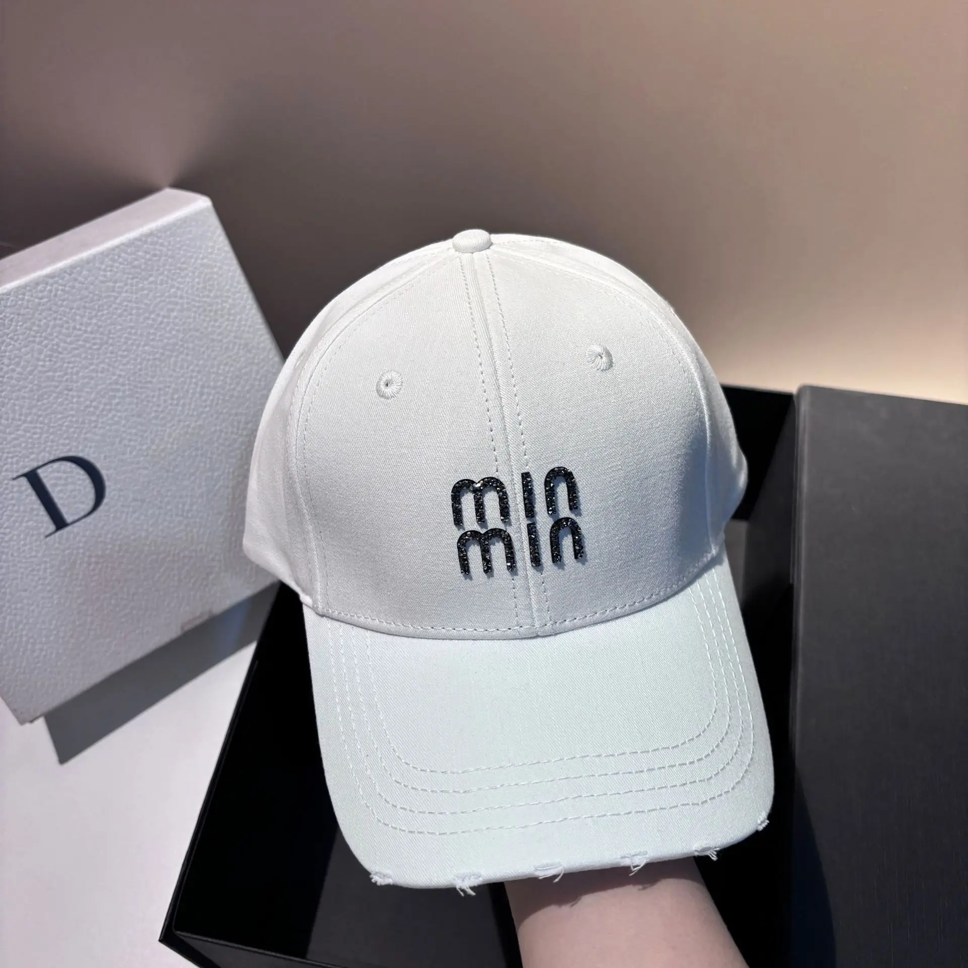 

Korean version of high quality luxury versatile sports baseball cap outdoor fashion leisure face cover min washed cotton cap