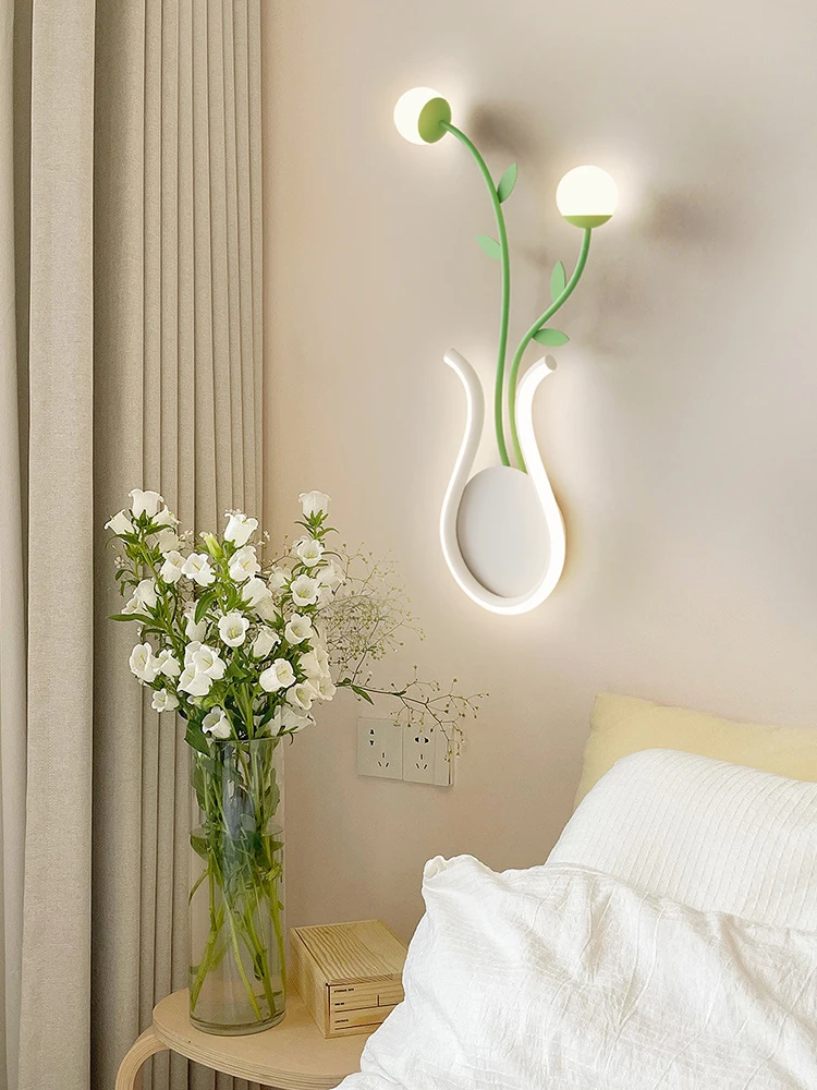 

Bedside lamp advanced sense a pair of 2023 online celebrity creative master bedroom romantic modern minimalist wind TV backgroun