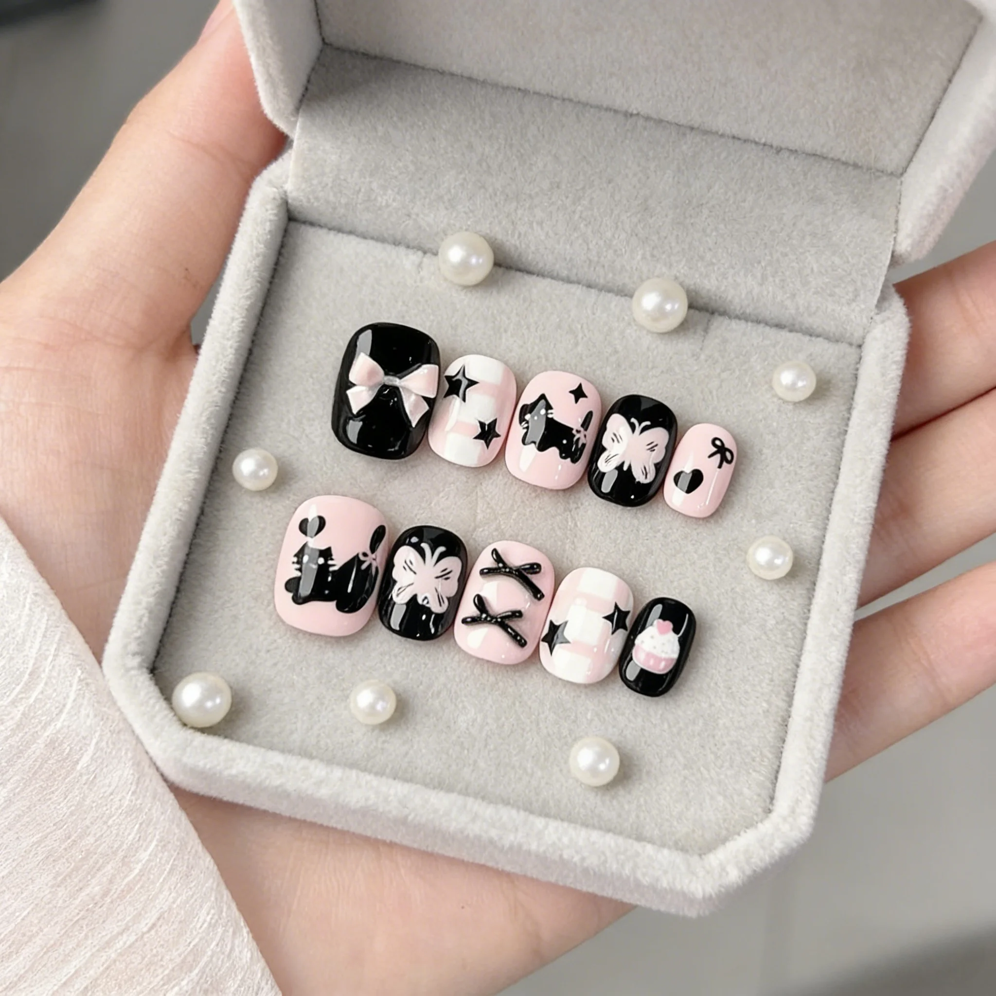 

10 шт. накладных ногтей «Черный кот» ручной работы, милые мультяшные бантики и звезды, короткие овальные накладные ногти для женщин и девушек, накладные ногти для маникюра