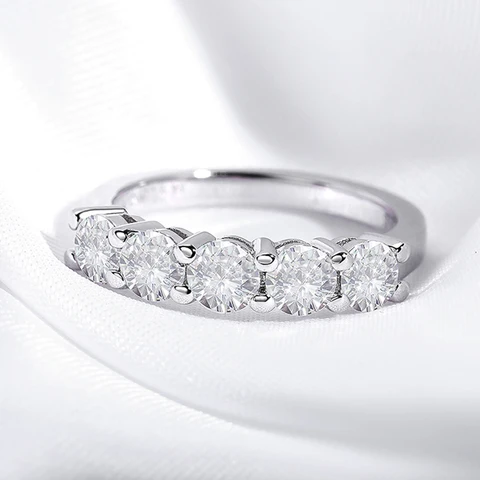 Серебряное кольцо Smyoue S925 с муассанитом 4 мм для женщин — фото модели