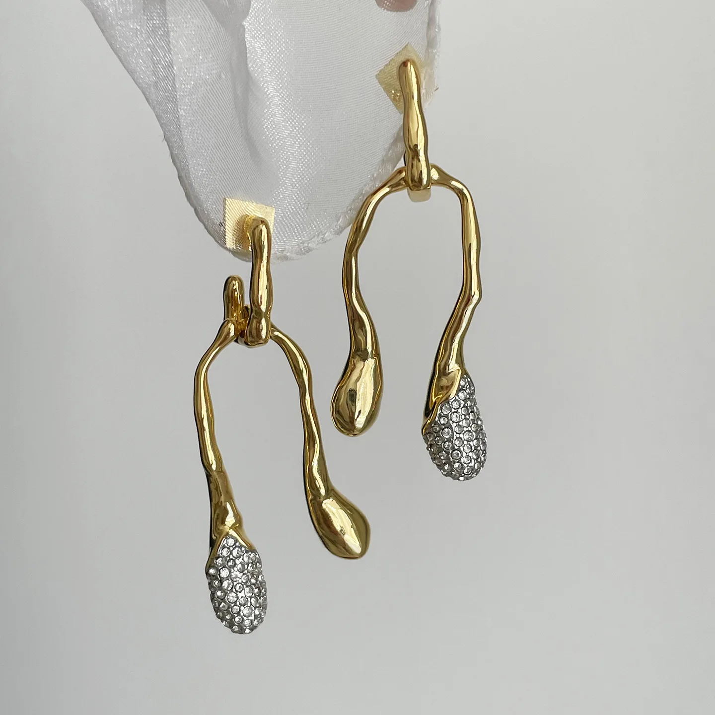 

Light Luxury Heavy Inlaid Zircon 18K Gold Plated Earrings, 925 Silver Needle Irregular Metal Water Drop Pendant Earrings Fashion