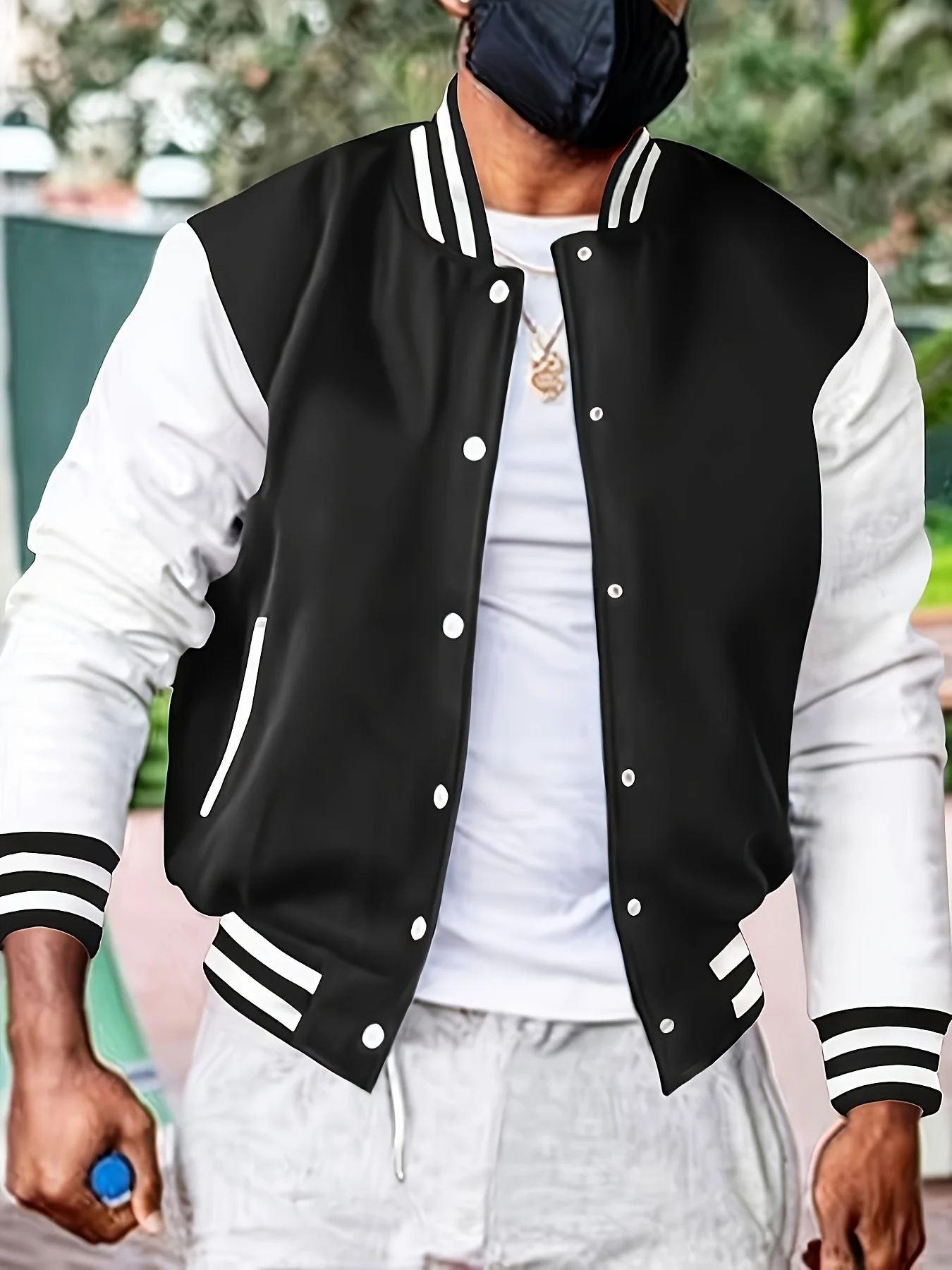 سترة بيسبول مطبوعة بحروف حية من الطوطم كاجوال مرنة وفضفاضة وياقة بيسبول ملونة على الموضة