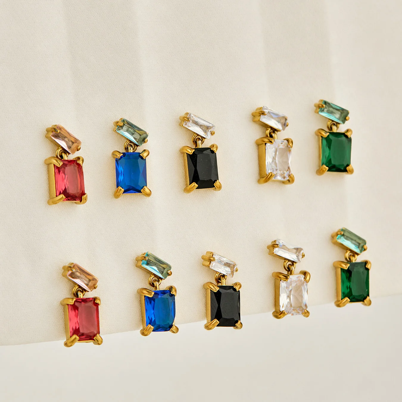 Glänzende farbige Glasohrringe, Doppelstein-Tropfenohrringe, Edelstahl-Hängeohrringe, 18K vergoldete Anhängerohrringe für Frauen – Detail 12