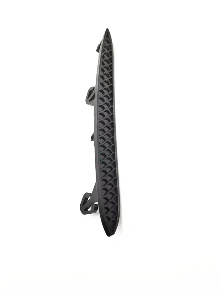 A2188852521 A2188852621 For Mercedes-Benz Rear Bumper Left and Right Trim Grille  W218 CLS300 CLS320 CLS350 AMG