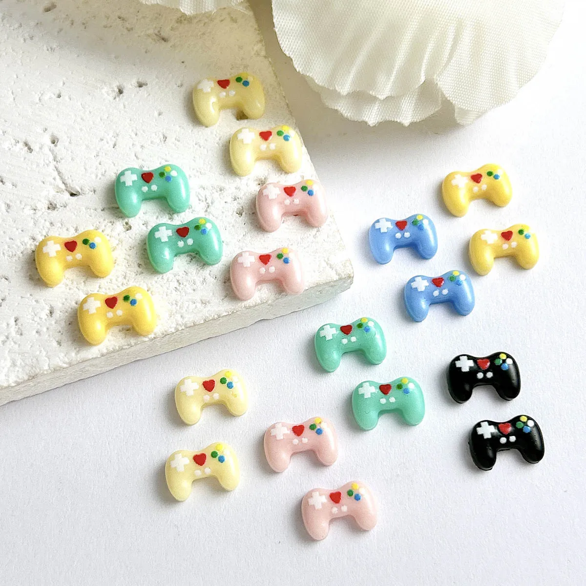 50PCS Creative Realistic Game Controller Resin Nail Charms 3D Colorful Minimalist Flatback Game Console Nail Art Decorations DIY
