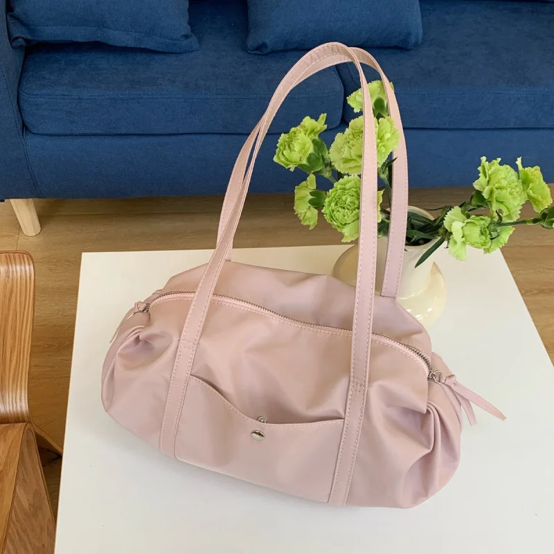 

New pleated tote large-capacity handbag, versatile for commuting, simple and stylish crossbody bag