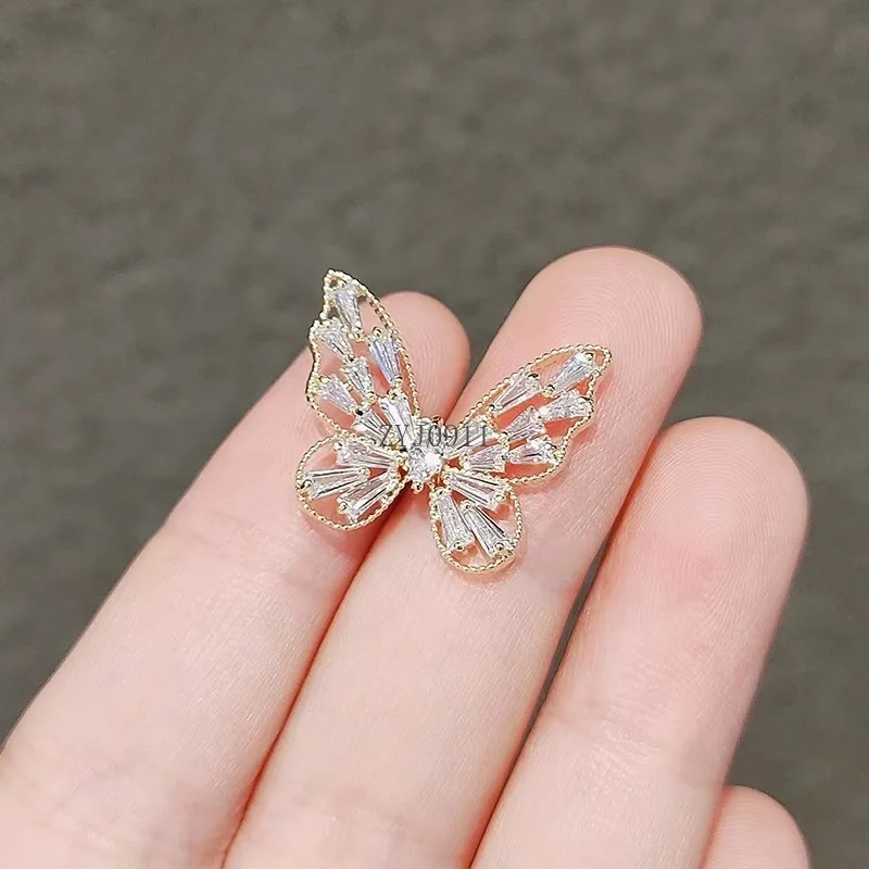 Spilla cava a farfalla intelligente, fibbia anti-luce, ago, temperamento, cardigan, spilla solida