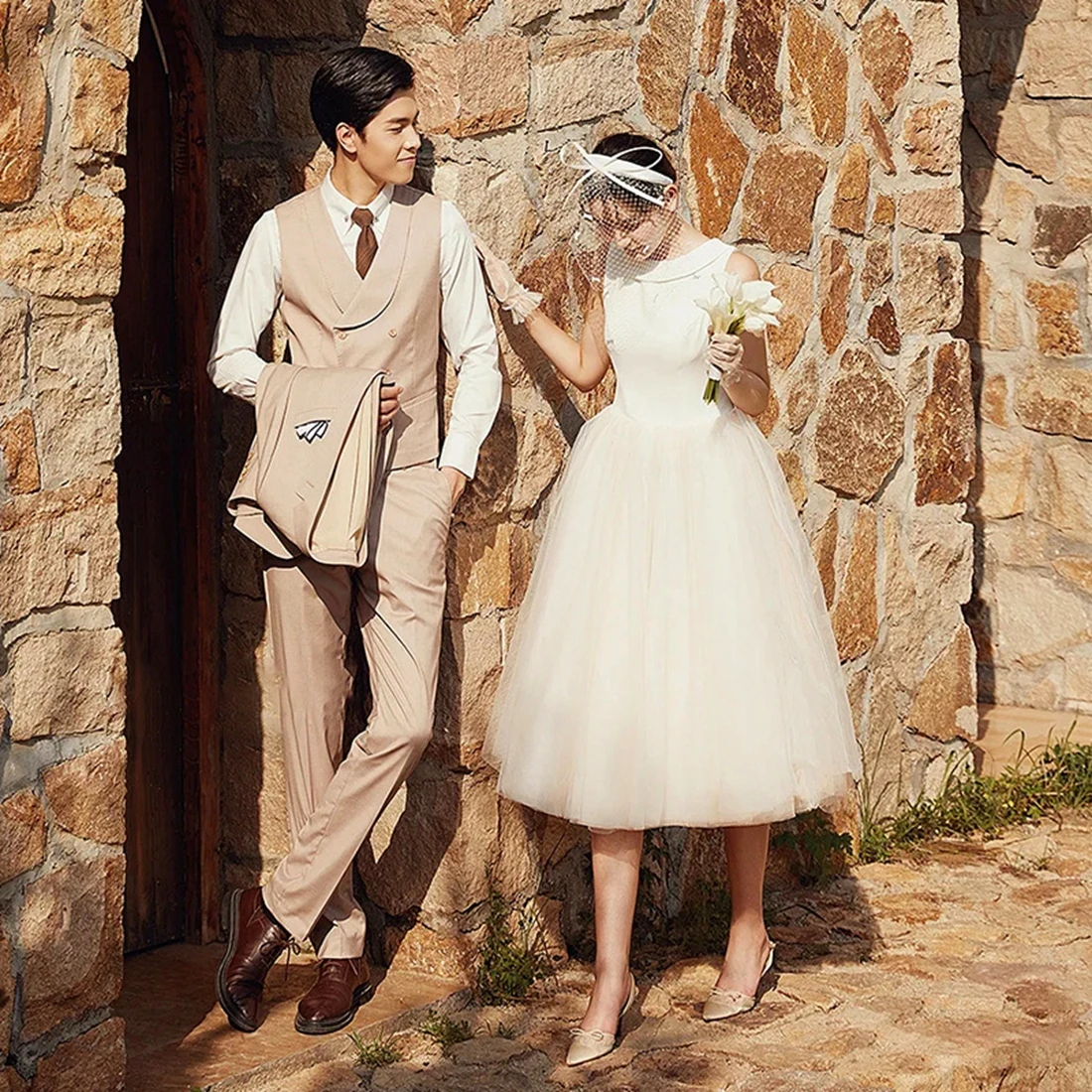 New Arrival A-Line Wedding Dress with O-Neck Tulle Embroidery for Travel Photography