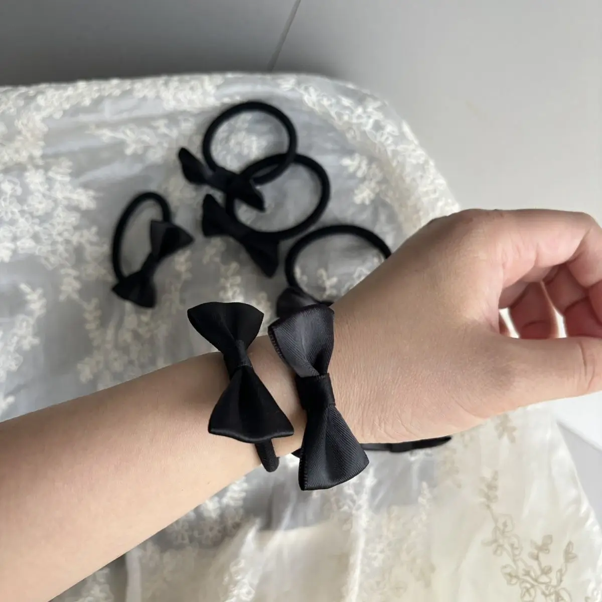

2 шт., черная цветная лента для девочек, банты для волос, резинка для детей, милый бант, повязка для волос, бутик, детская повязка на голову, одежда для волос