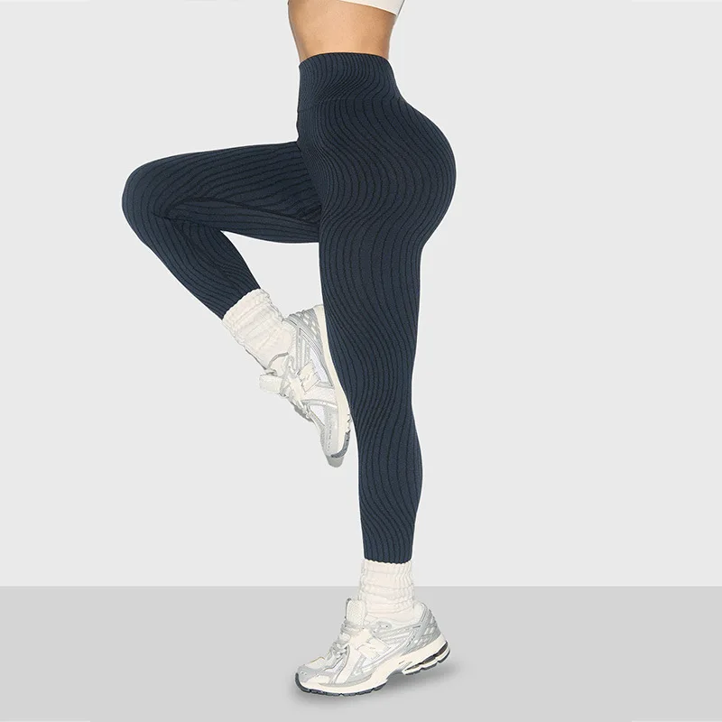 女性の夏通気性ヨガレギンスリブストライプショーツファッションハイウエストフィットネス屋外レギンスジムヨガスリムタイツ