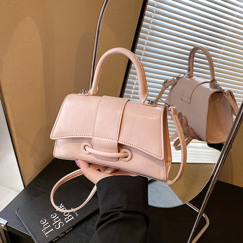 

Single shoulder oblique span small square bag, new high-quality fashionable solid color crossbody cute buckle commuter handbag