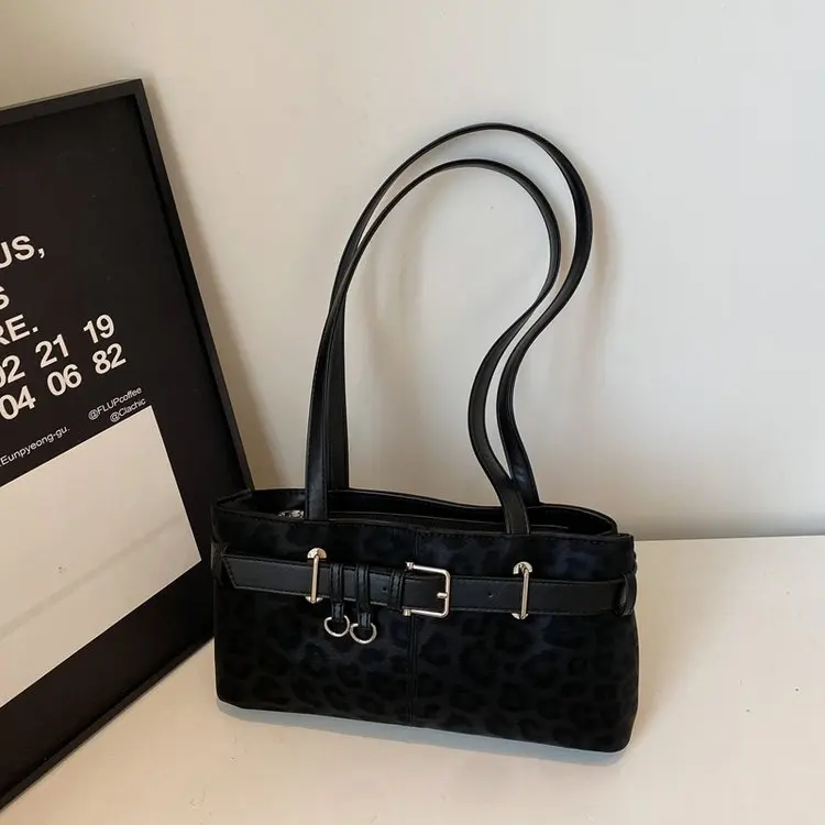 

2026 New High-end Women's Bag Vintage Stylish Small Handbag Commute Work Shoulder Crossbody Bag for Ladies