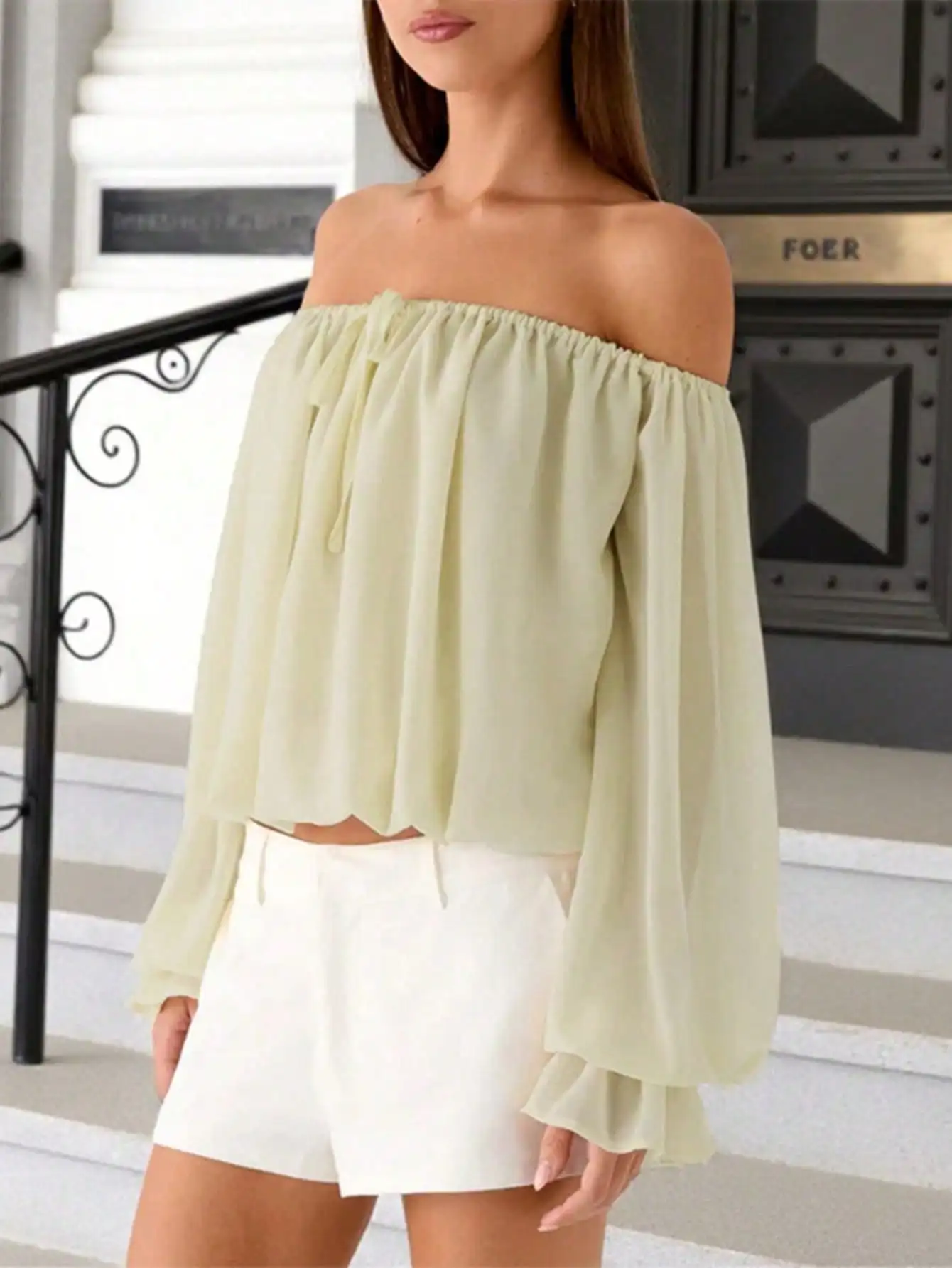 

Новый осенний топ с завязками спереди и краваткой - сексуальная блузка с открытыми плечами и длинными рукавами и облегающей посадкой