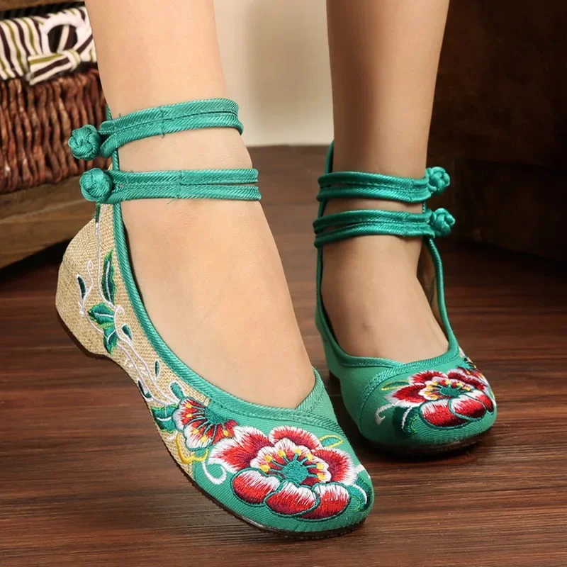 Vintage Handmade Women\'s Embroidered Canvas Ballet Flats Ladies Comfortable Chinese Ballerinas Vegan Embroidery Shoes