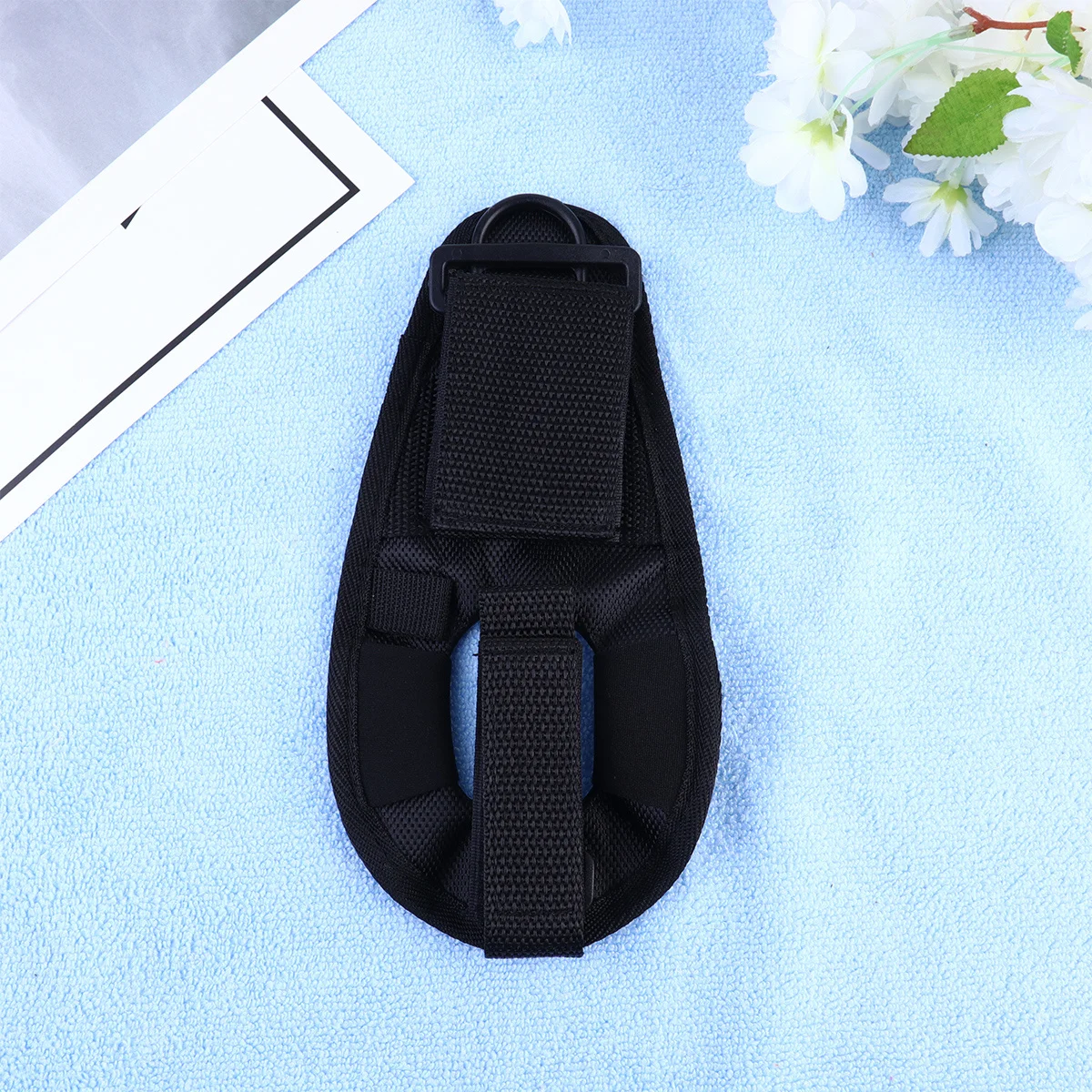 

Underwater Torch Glove Adjustable Wrist Strap Black Nylon Diving Flashlight Holder Hand Free for Night Fishing Hunting Camping