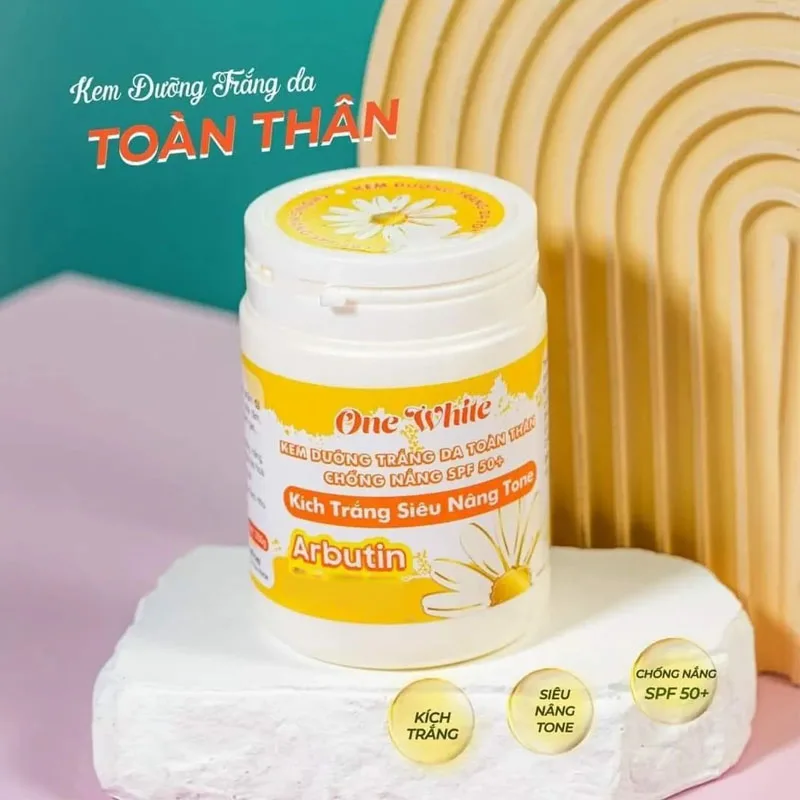 

Kem Kích Trắng Siêu nâng tone Arbutin 250g Trắng da se khít lỗ chân lông, giữ ẩm, chống nắng hiệu quả