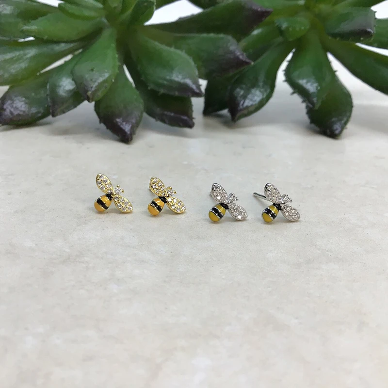 Huitan Dainty Bee Stud Earrings for Women Silver Color/Gold Color Funny Daily Wear Ear Piercing Earrings Teen\'s Jewelry Dropship