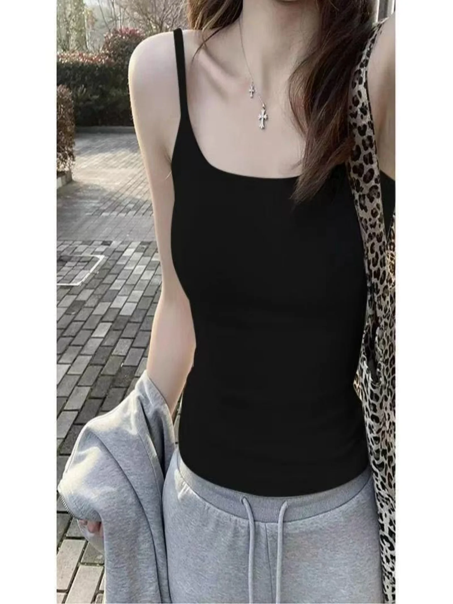 Slim Fit Camisole Top Women's Inner Wear with Chest Pad White Conceals Side Breast Prevents Exposure Base Layer Summer 2026