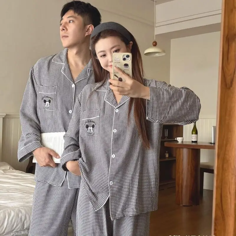 Conjunto de pijamas de manga larga para parejas a cuadros japoneses de Anime para hombre, conjunto de dos piezas para primavera y otoño, nueva moda para el hogar