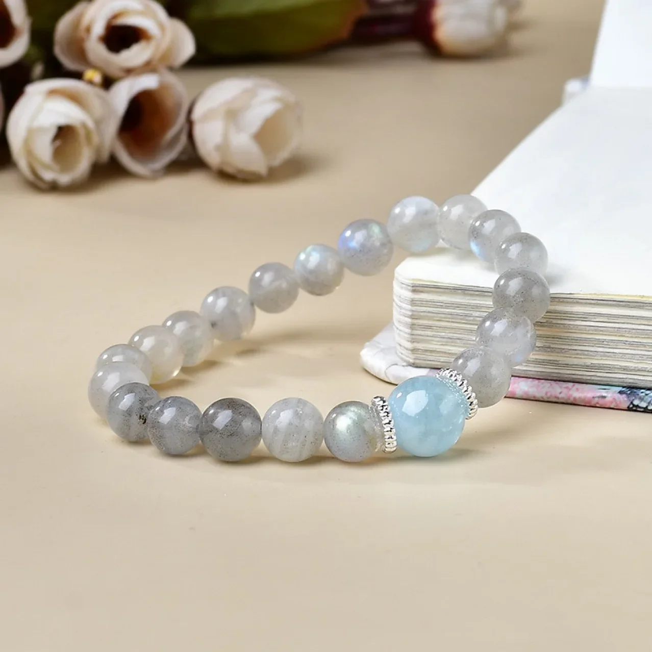 

Natural Crystal Gray Moonstone Aquamarine Round Bead Bracelet Fashionable Light Luxury Niche Design