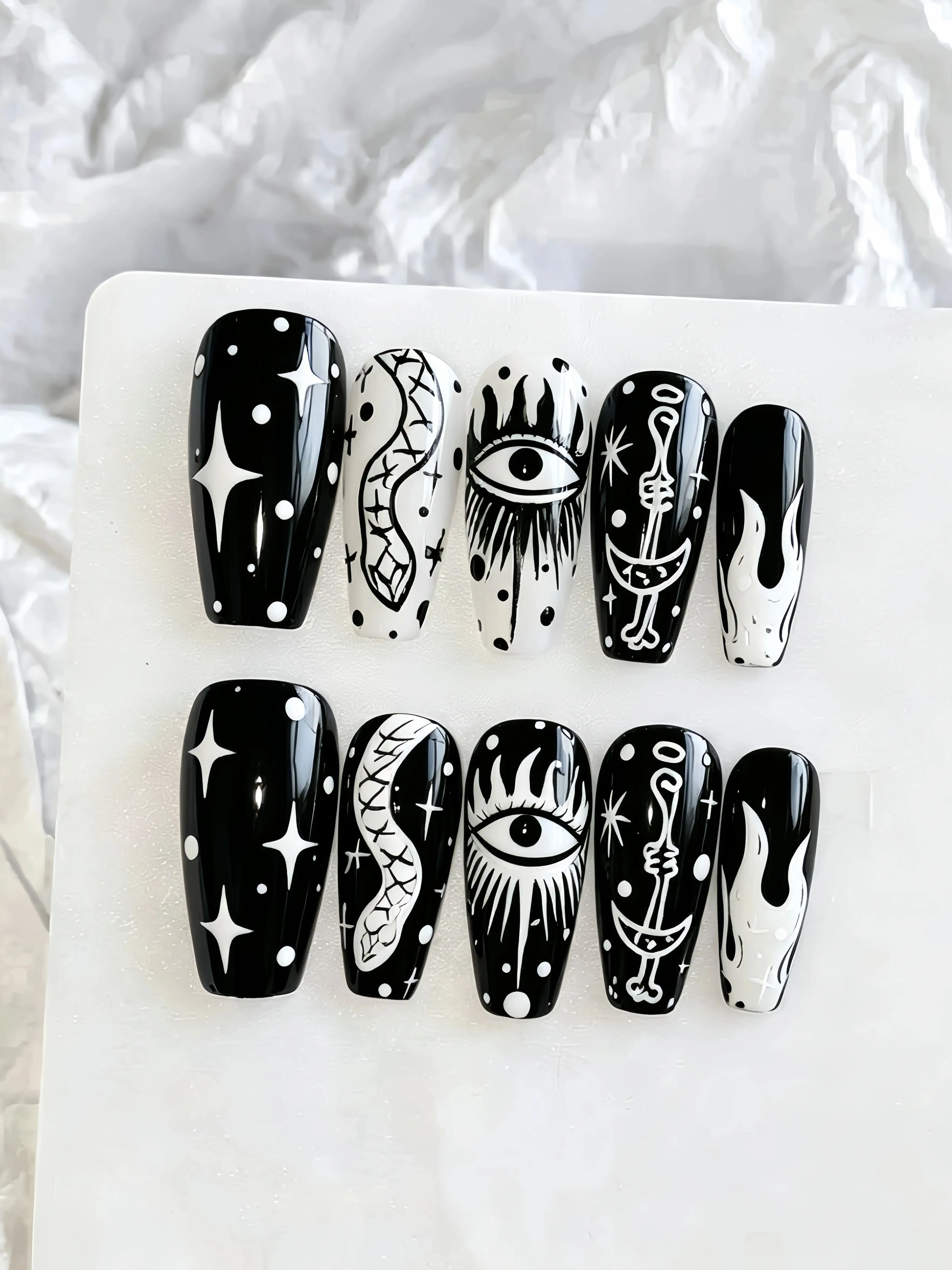 10-Piece Long Trapezoidal Press-On Nails, Black and White Contrasting Devil's Eye Nail Art Set, Snake Pattern Flame Retro Witch-Style Vibe, High Aesthetic Value, Reusable Fake Nails, Suitable for Halloween, Comic Conventions, Photoshoots, Removable and Reusable Nail Pieces