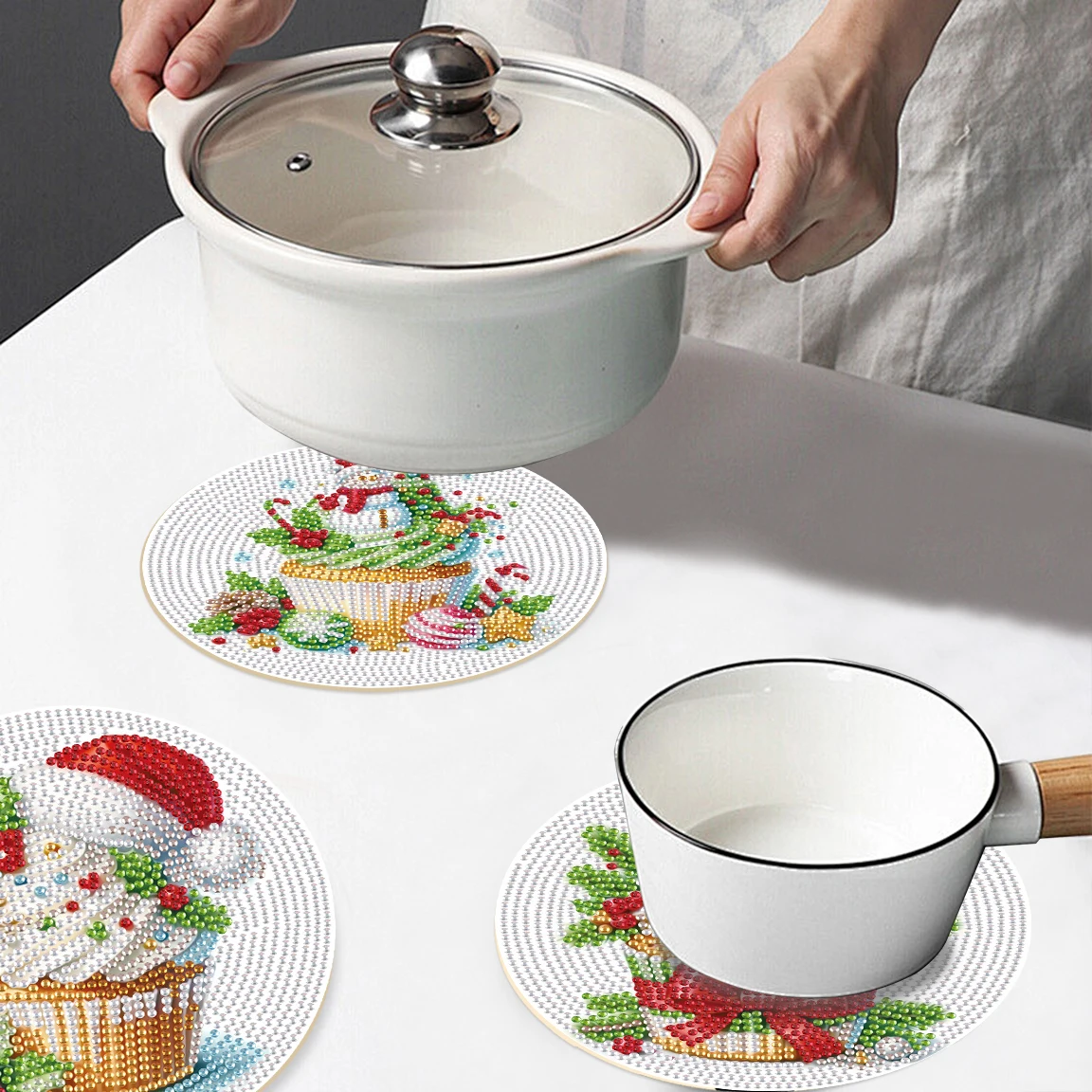 3-Piece Cupcake Diamond Placemat Kit 4