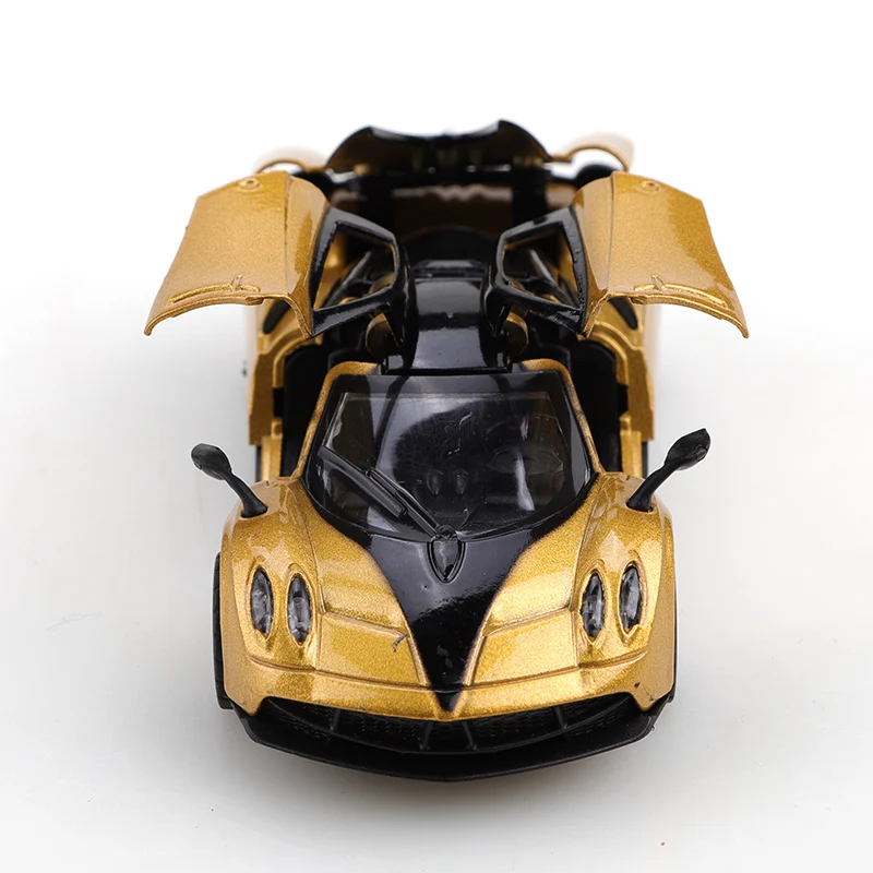 (مع أكياسها) سيارة سباق ذهبية بمقياس 1/43، معدن مصبوب، ثلاثة أبواب مفتوحة. لعبة أولاد رائعة، سيارة لعبة جيب صغيرة. #6