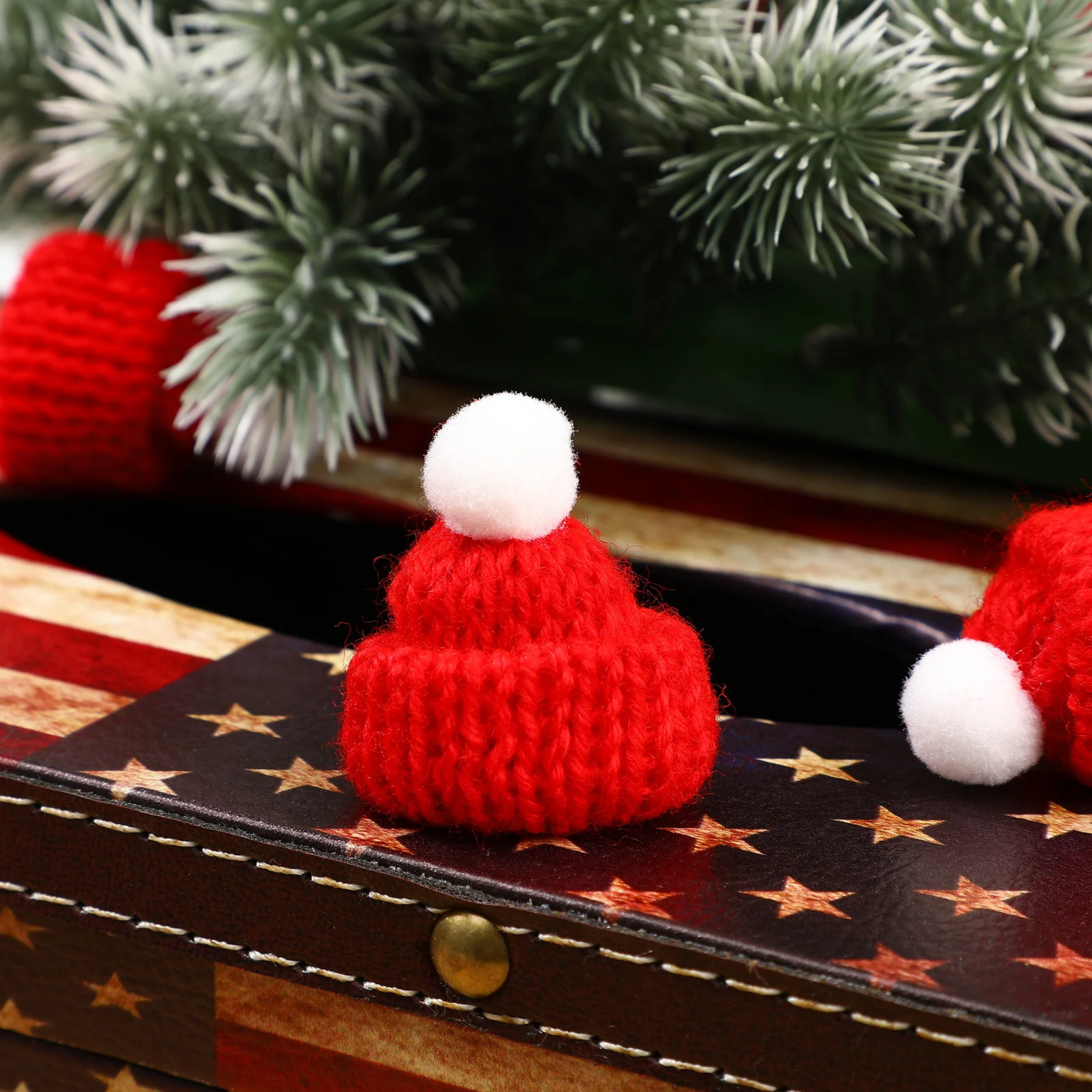 

10Pcs Knitted Small Christmas Hats Santa Claus Festival Caps DIY Craft Projects Party Favors Home Decoration Christmas Hat