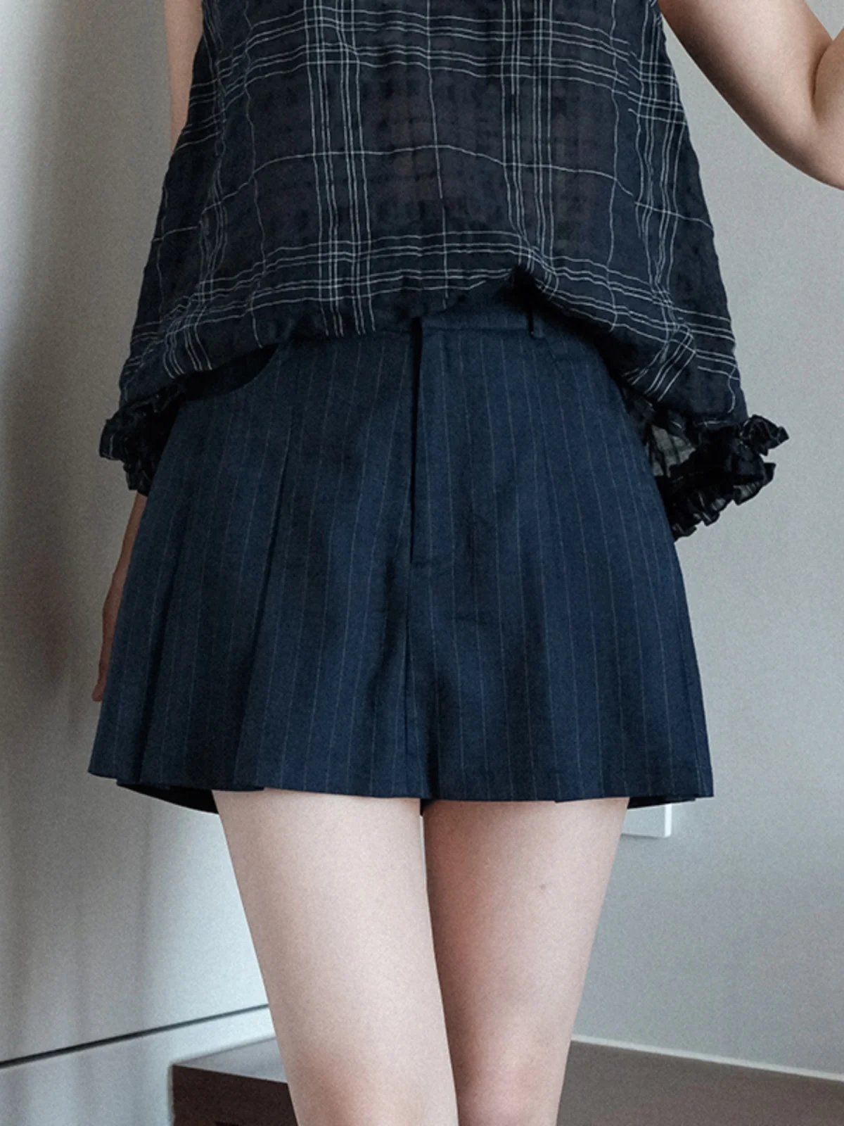 

Оригинальный дизайн, юбка-брюки А-силуэта с высокой талией, в полоску, женские повседневные брюки из смесовой ткани Regency с высокой талией